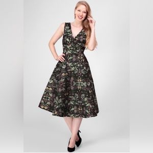 NWOT Bright and Beautiful Swing Dress 👗